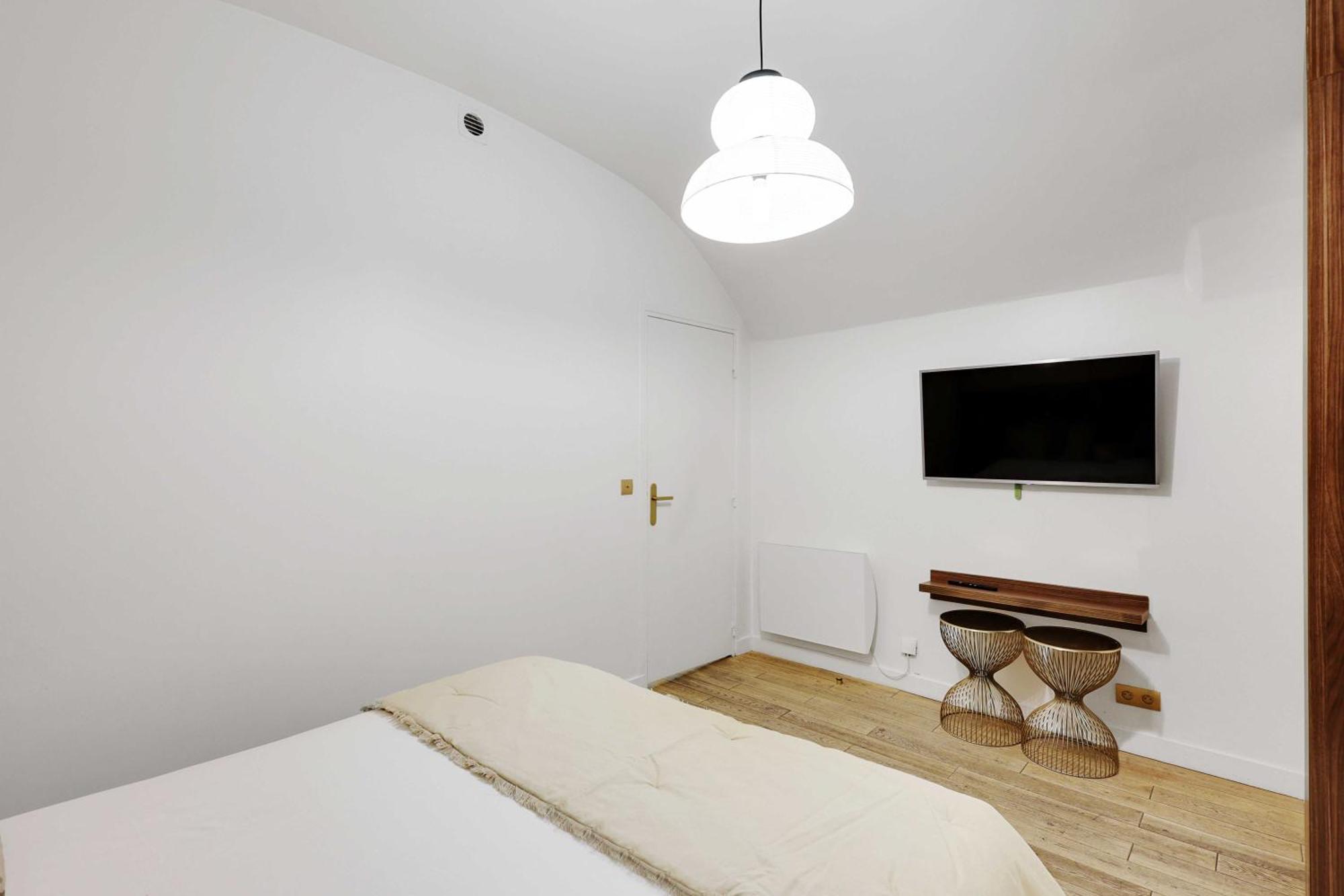 Elegant - 2bd 6p - De *